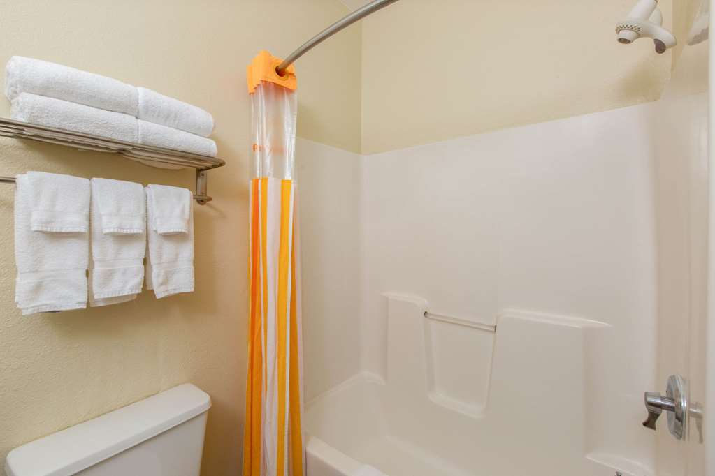 la quinta inn by wyndham lincoln