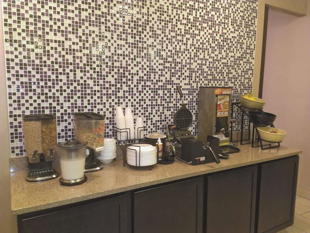 la quinta inn by wyndham lincoln