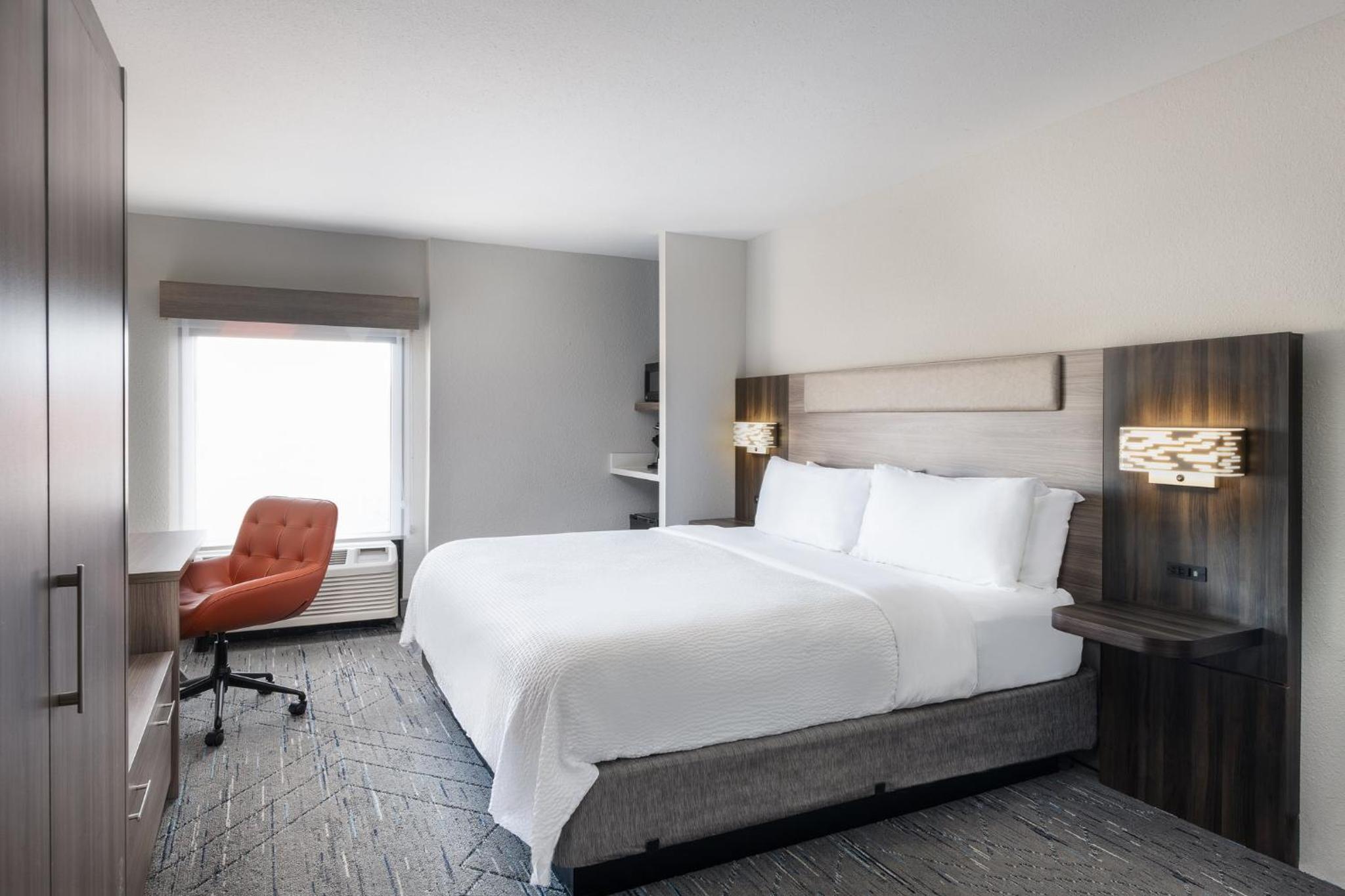 holiday inn express atlanta west theme park by ihg