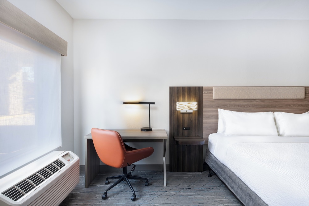 holiday inn express atlanta west theme park by ihg