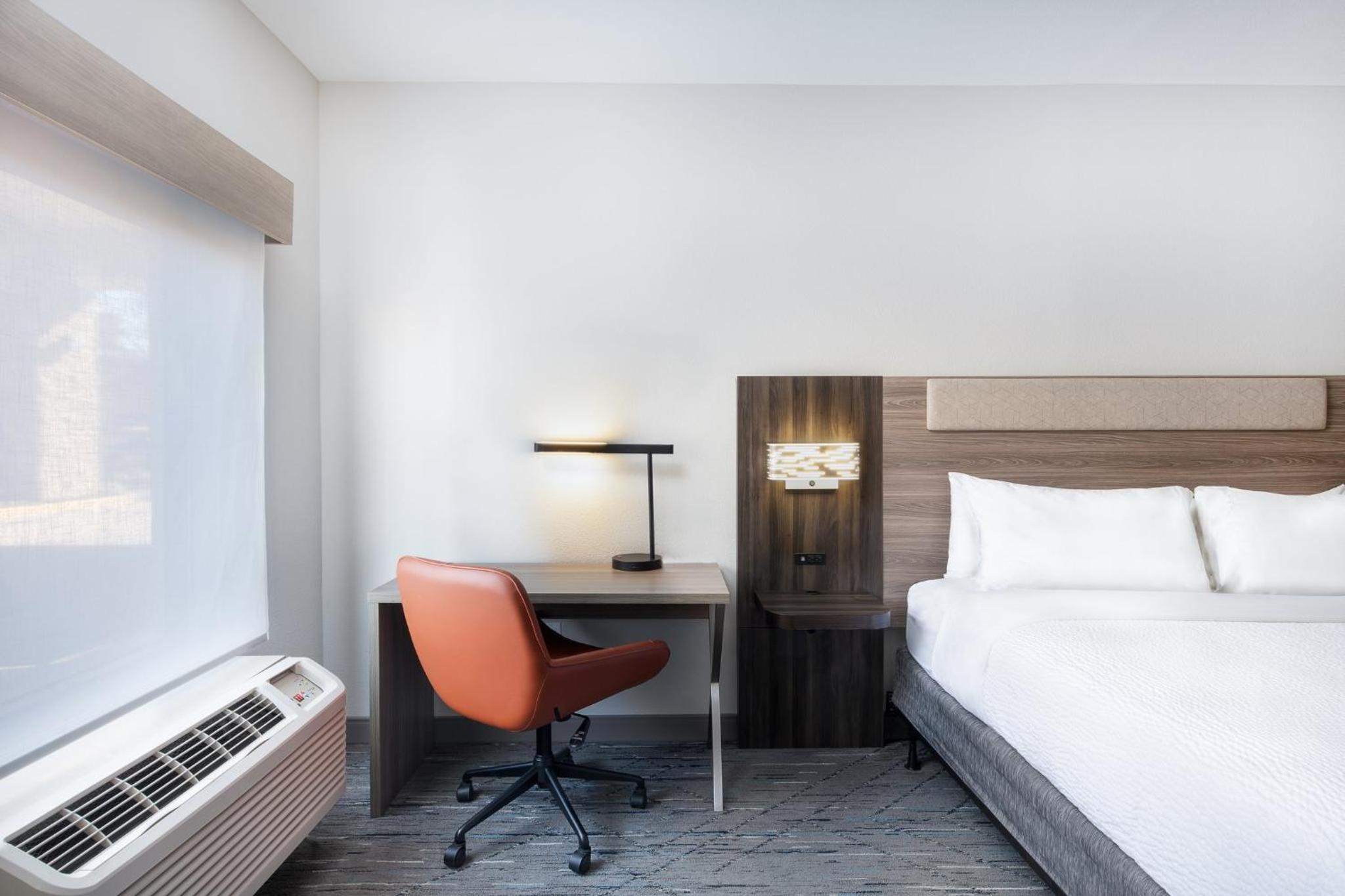 holiday inn express atlanta west theme park by ihg
