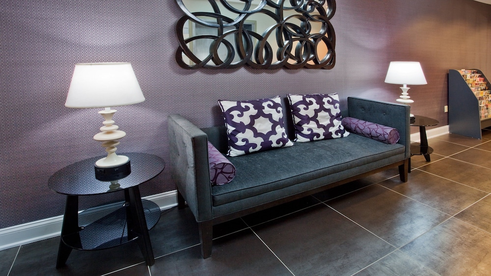 holiday inn express atlanta west theme park by ihg
