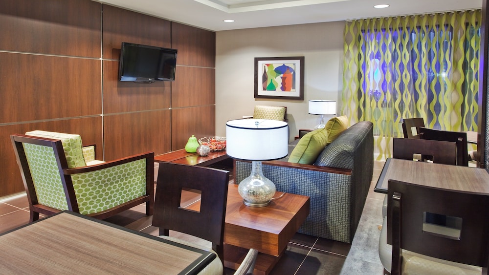 holiday inn express atlanta west theme park by ihg