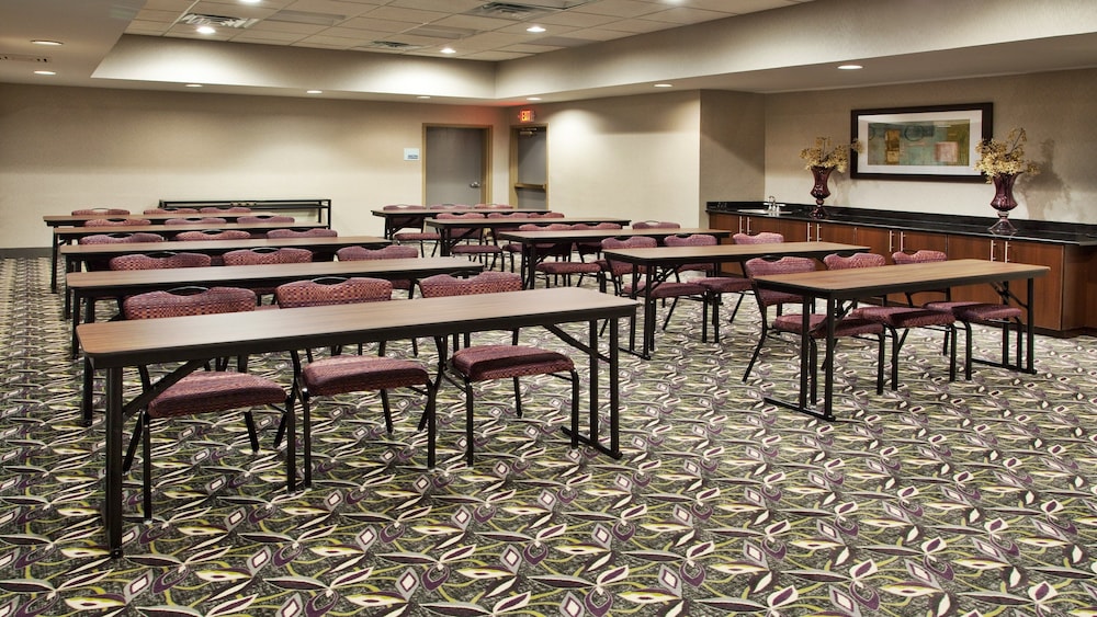 holiday inn express atlanta west theme park by ihg
