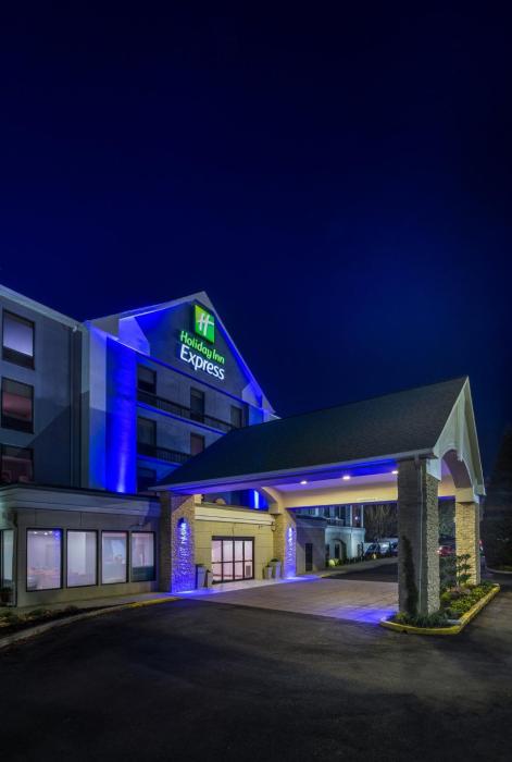 holiday inn express atlanta west theme park by ihg