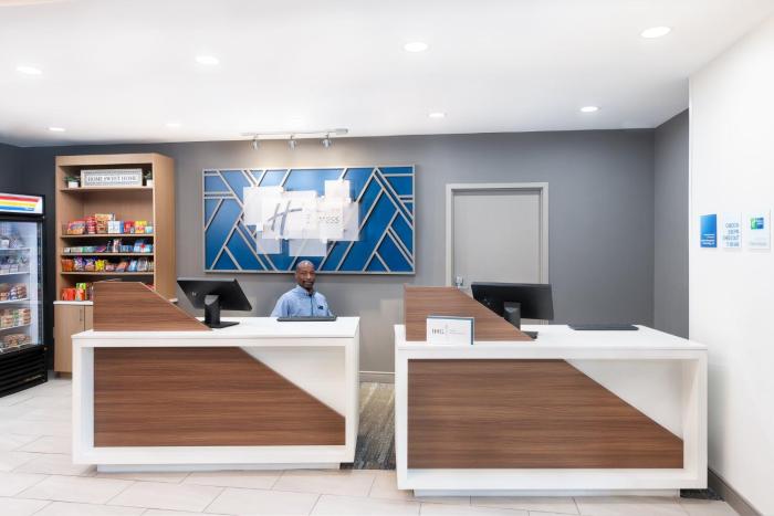 holiday inn express atlanta west theme park by ihg