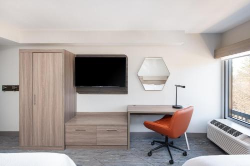 holiday inn express atlanta west theme park by ihg