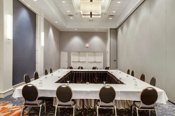 doubletree by hilton little rock
