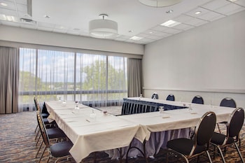 doubletree by hilton little rock