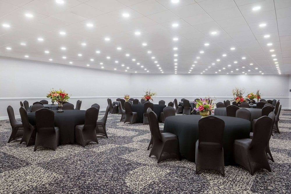 wyndham garden columbia ft jackson