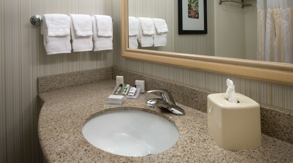 hilton garden inn macon mercer university