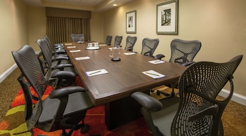 hilton garden inn macon mercer university