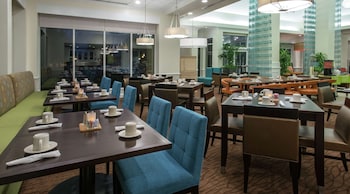 hilton garden inn macon mercer university