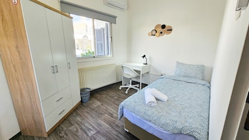 the lemon tree hostel