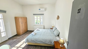 the lemon tree hostel