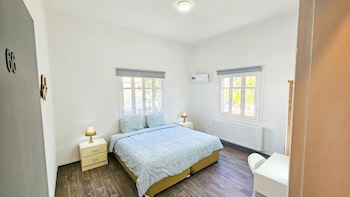 the lemon tree hostel