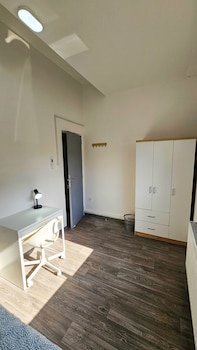 the lemon tree hostel