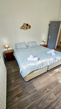 the lemon tree hostel