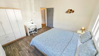 the lemon tree hostel