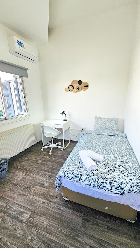 the lemon tree hostel