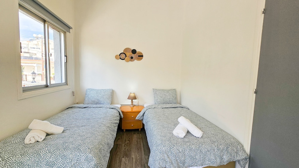 the lemon tree hostel