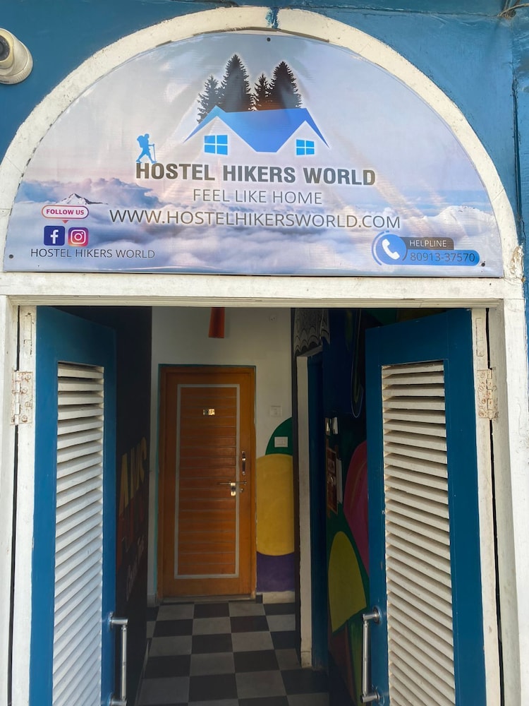 hostel hikers world