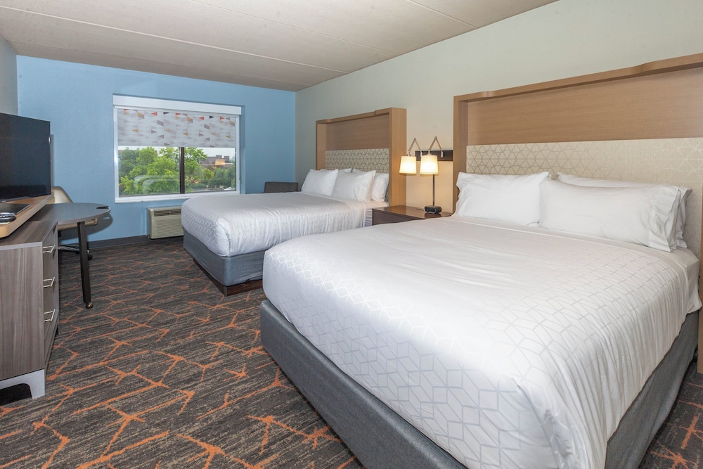 holiday inn cleveland s independence by ihg