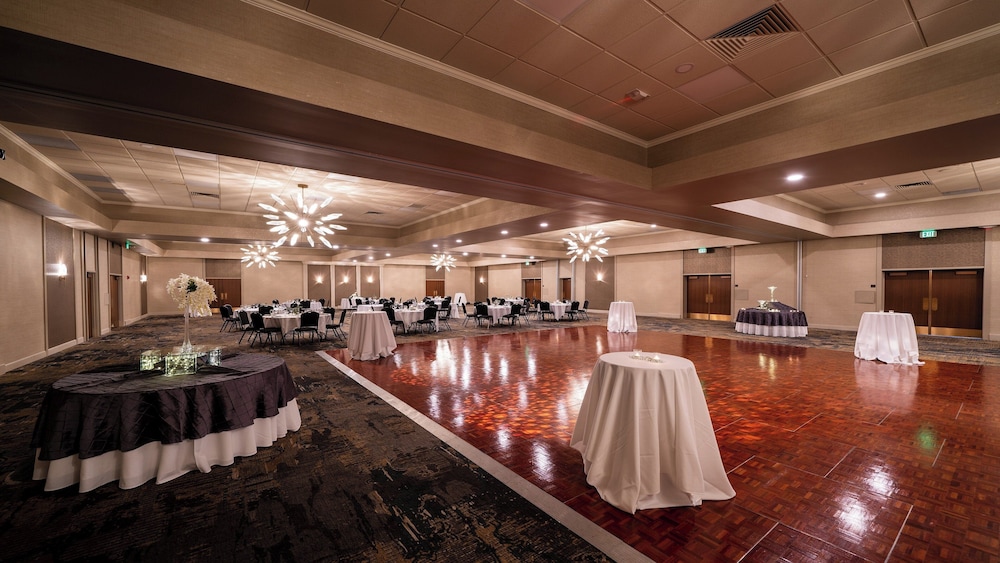 holiday inn cleveland s independence by ihg