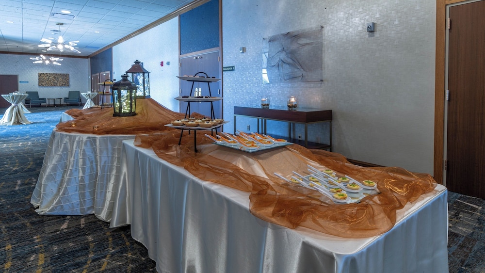holiday inn cleveland s independence by ihg
