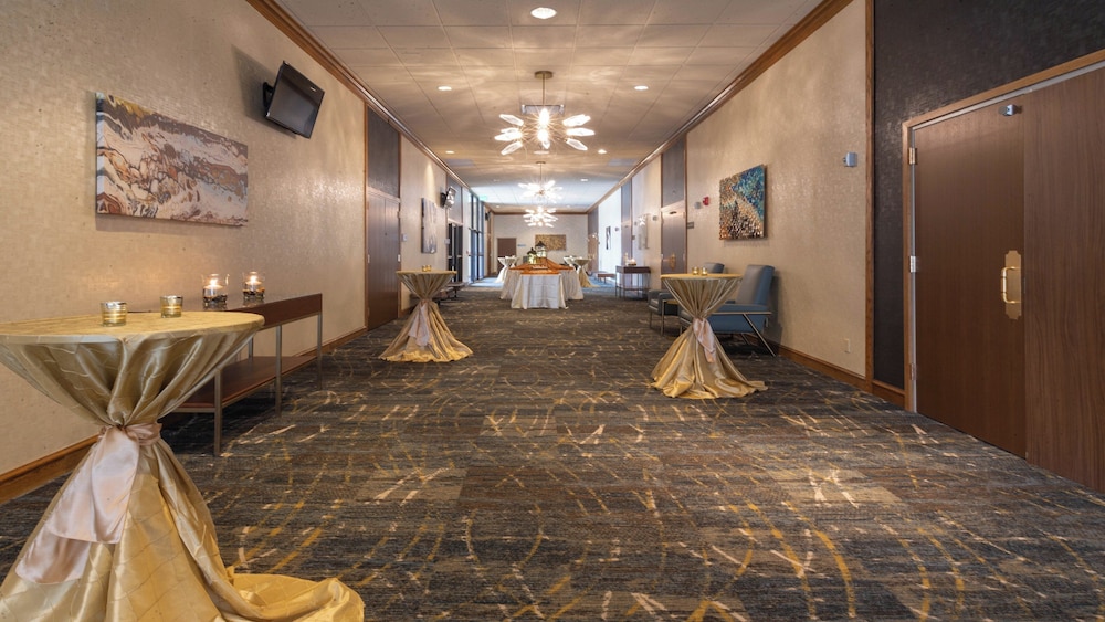 holiday inn cleveland s independence by ihg