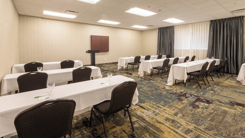holiday inn cleveland s independence by ihg