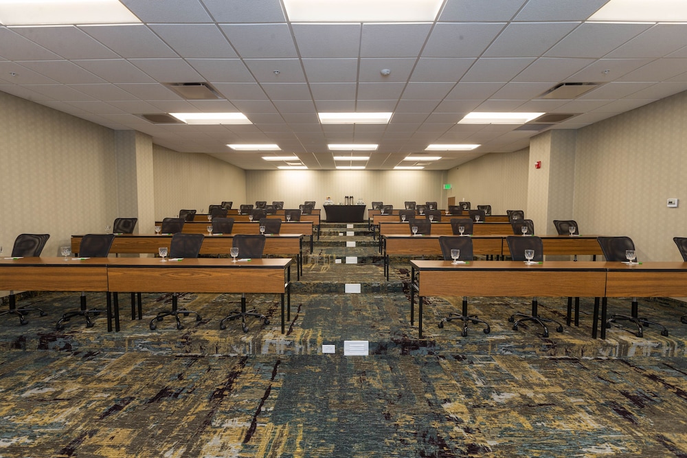holiday inn cleveland s independence by ihg