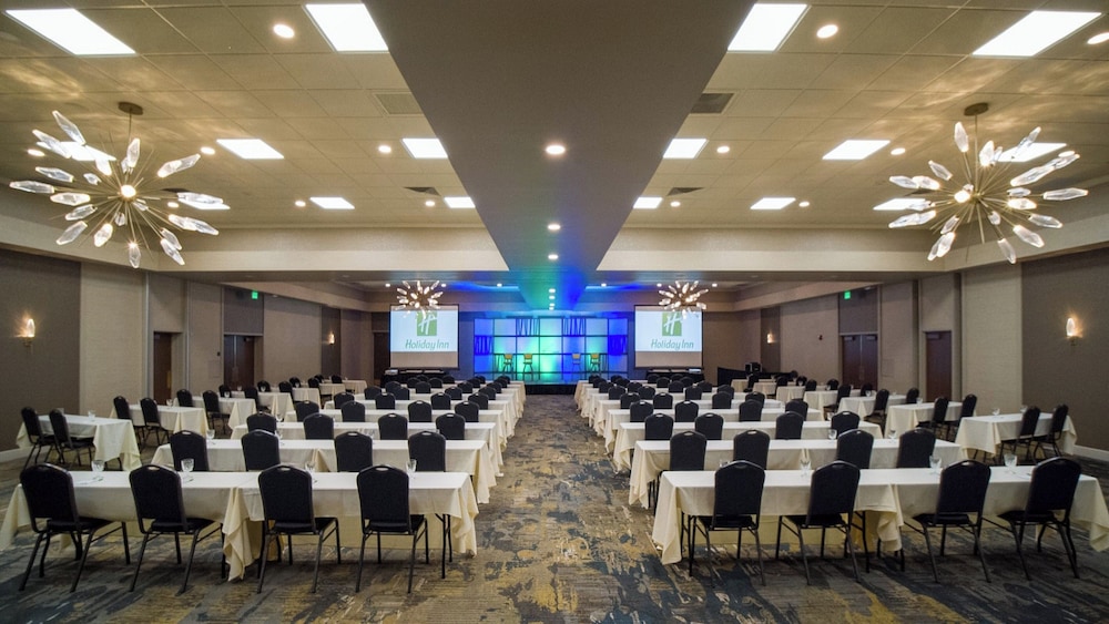 holiday inn cleveland s independence by ihg