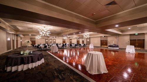 holiday inn cleveland s independence by ihg
