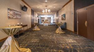 holiday inn cleveland s independence by ihg