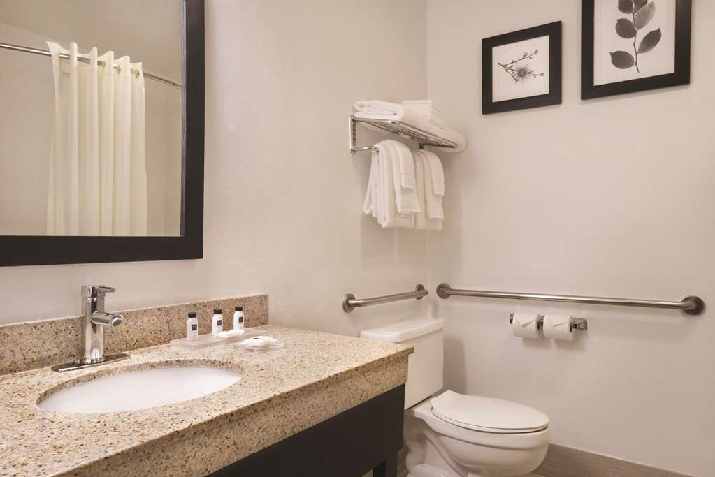 country inn and suites by radisson indianapolis east