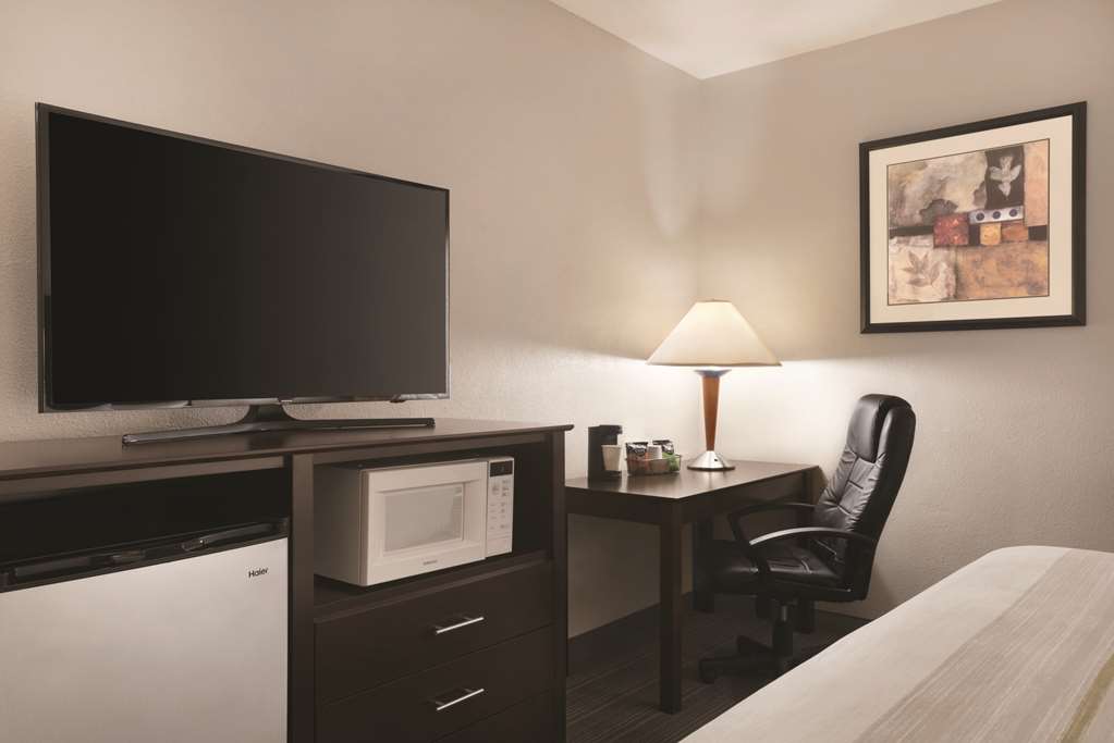 country inn and suites by radisson indianapolis east