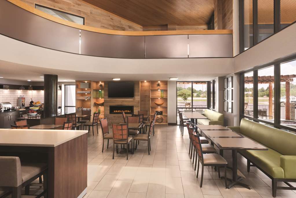 country inn and suites by radisson indianapolis east