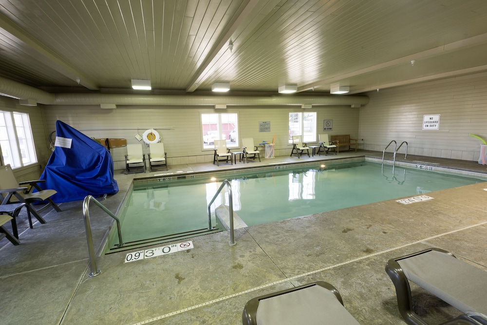 holiday inn express hotel and suites iron mountain by ihg