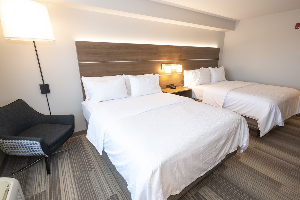 holiday inn express hotel and suites iron mountain by ihg
