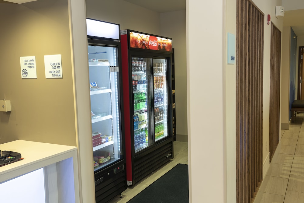 holiday inn express hotel and suites iron mountain by ihg