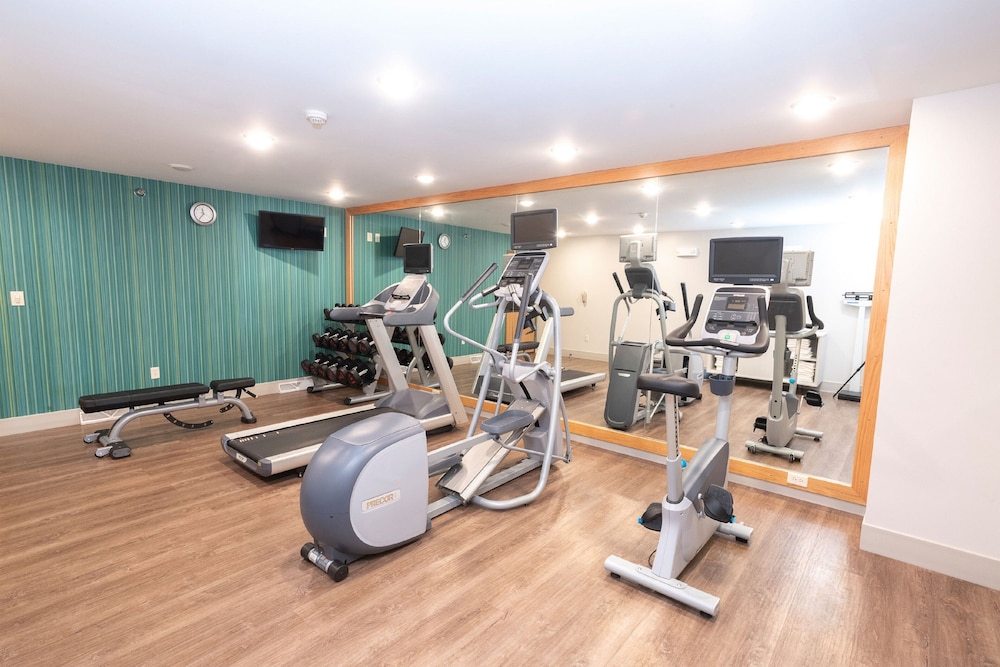 holiday inn express hotel and suites iron mountain by ihg