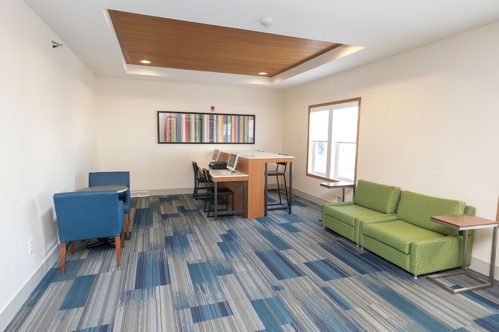 holiday inn express hotel and suites iron mountain by ihg