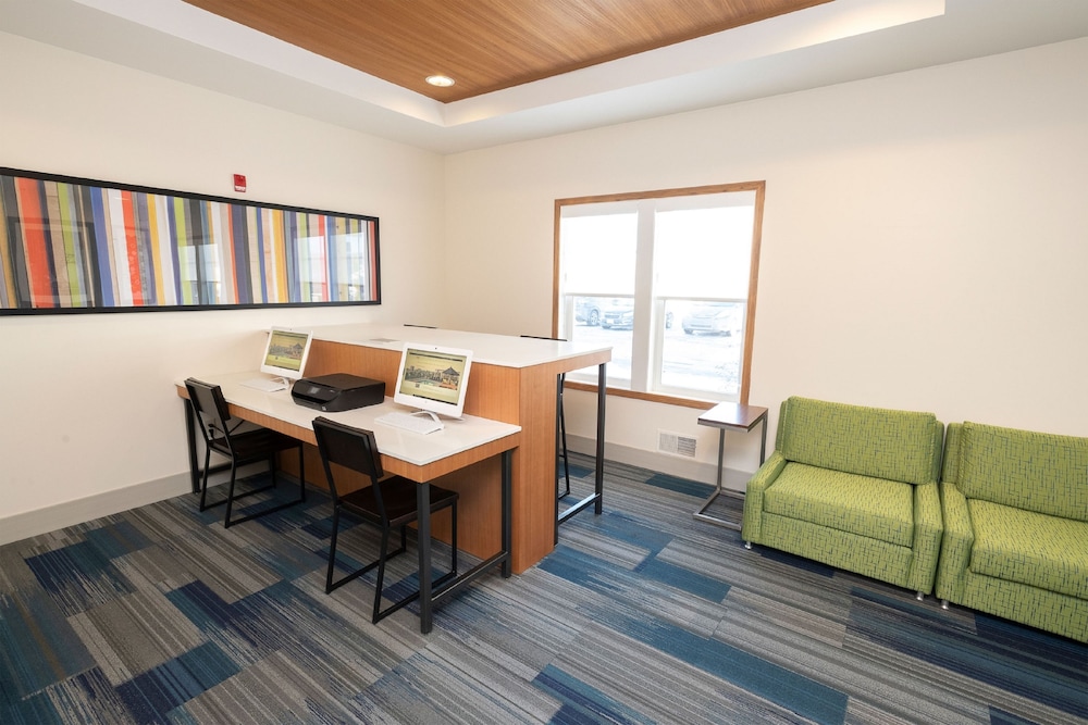 holiday inn express hotel and suites iron mountain by ihg