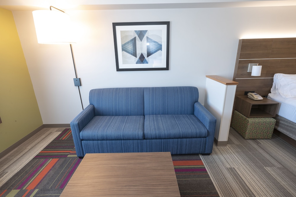 holiday inn express hotel and suites iron mountain by ihg