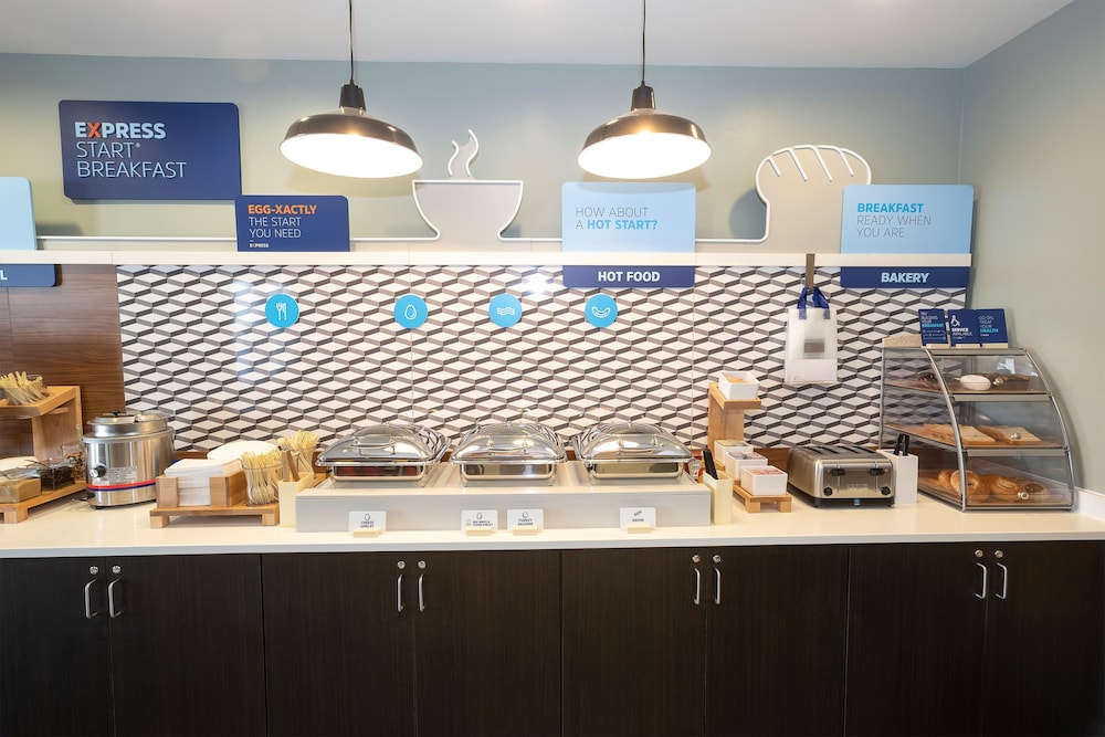 holiday inn express hotel and suites iron mountain by ihg