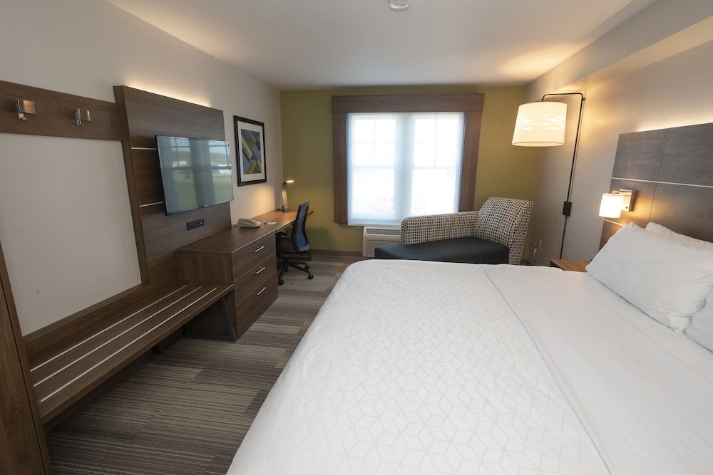 holiday inn express hotel and suites iron mountain by ihg