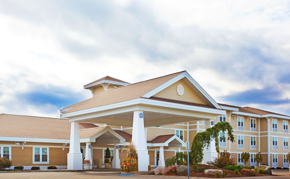 holiday inn express hotel and suites iron mountain by ihg