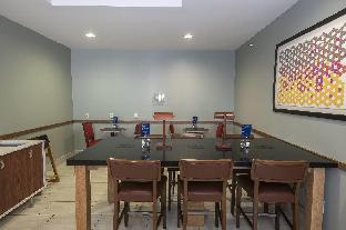 holiday inn express hotel and suites iron mountain by ihg