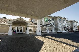 holiday inn express hotel and suites iron mountain by ihg